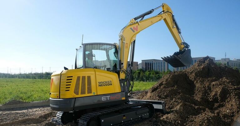 Мини экскаватор Wacker Neuson ET60. ТРАКПРОКАТ- аренда строительной техники. Компания ТРАКПРОКАТ  осуществляет продажу, аренду и сервис строительной техники ведущих мировых производителей в Москве. Мы предоставляем в аренду наиболее востребованные модели строительной техники.
