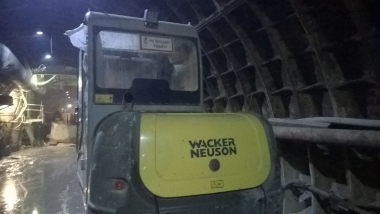 Мини экскаватор Wacker Neuson - строительство метро ООО «ГлавСтройИнжиниринг»