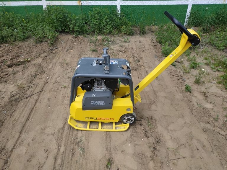 Виброплита дизельная реверсивная DPU2550