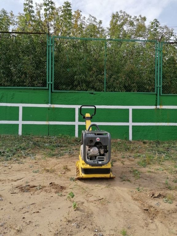 Виброплита бензиновая реверсивная ВPU5545