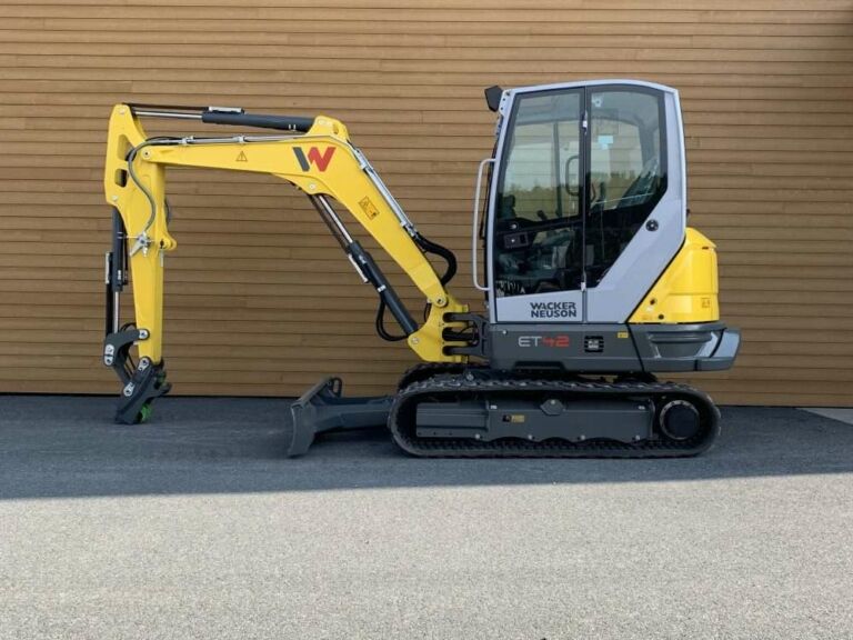 Мини экскаватор Wacker Neuson ET42. ТРАКПРОКАТ- аренда строительной техники. Компания ТРАКПРОКАТ  осуществляет продажу, аренду и сервис строительной техники ведущих мировых производителей в Москве. Мы предоставляем в аренду наиболее востребованные модели строительной техники.
